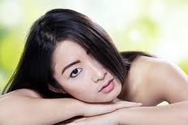 Cara menebalkan rambut tipis ada banyak, mulai dari memakai mousse, menyasak, hingga siapa bilang cara menebalkan rambut tipis mustahil untuk dilakukan? 5 Cara Melebatkan Rambut Untuk Mempercantik Penampilan Alodokter