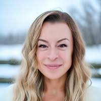 Lindsey Stevenson's Instagram, Twitter & Facebook