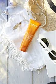 soleil plaisir anti aging sonnenschutzcreme fur gesicht spf 30 und spf 50 aging gesicht plaisir soleil sonnenschutzcreme 夏メイク 化粧品 クリエイティブな写真