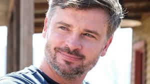 Tom Welling Says He Went Through The Trenches With Brendan Fraser During  Intense Professionals Filming