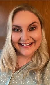 Carly Frank's Instagram, Twitter & Facebook