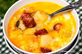 Poate de multe ori am fost în situația de a adopta un animăluț, dar nu am știut exact spre ce anume să ne orientăm: Supa Nemteasca De Cartofi Cu Carnati Diva In Bucatarie