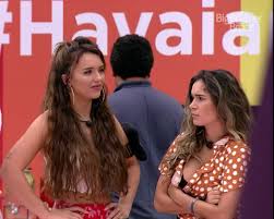 Rafa kalimann veio reagir aos haters e mostrou que tem respostas para tudo sempre com. Rafa Kalimann On Twitter Girafa No Evento Das Havaianas Bbb20