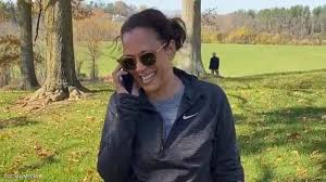 قال الرئيس الأمريكي المُنتخب، جو بايدن، ونائبته كامالا هاريس يصلان إلى منصة التنصيب في مبنى الكونغرس. ÙÙŠØ¯ÙŠÙˆ ÙƒØ§Ù…Ø§Ù„Ø§ Ù‡Ø§Ø±ÙŠØ³ Ø¨Ø§Ù„Ù…Ù„Ø§Ø¨Ø³ Ø§Ù„Ø±ÙŠØ§Ø¶ÙŠØ© ØªÙ‡Ù†Ø¦ Ø¬Ùˆ Ø¨Ø§ÙŠØ¯Ù† Ø£Ø®Ø¨Ø§Ø± Ø³ÙƒØ§ÙŠ Ù†ÙŠÙˆØ² Ø¹Ø±Ø¨ÙŠØ©