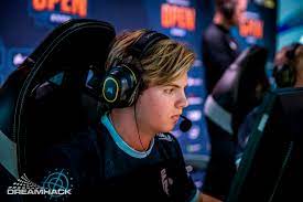 Sports and competition freak 〽️. Kjaerbye Leaves North Dot Esports