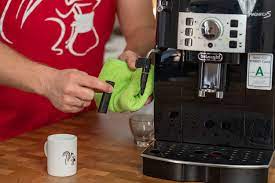 De'longhi coffee makers are known for their versatility, so any machine can offer a wide variety of coffee styles. Delonghi Magnifica Xs Espresso Machine Review 2021