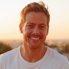 Yuri Chechi is the original Lord of the Rings & the most absurdly jacked  60kg human to ever live. What's more, he's a surprisingly tall 1.65m  (5'5"), making the fact this beast