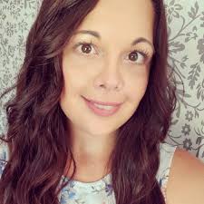 Correo electrónico y teléfono de Pamela Leeson