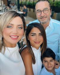 Behnoush Binesh (@behnooooshiiii) • Instagram photos and videos