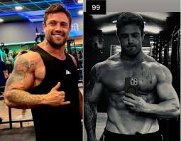 Rafael Cardoso impressiona ao exibir corpo supermusculoso após deixar clínica de reabilitação