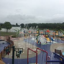 Contoh tanaman air cepat tumbuh. Fantasia Aquapark Darulaman Park