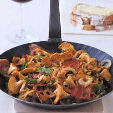 Pfifferling Pfanne Mit Speck Und Zwiebeln Rezept Living At Home