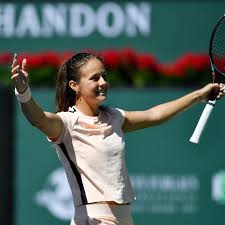 Последние твиты от daria kasatkina (@dkasatkina). Daria Kasatkina Dkasatkina Twitter