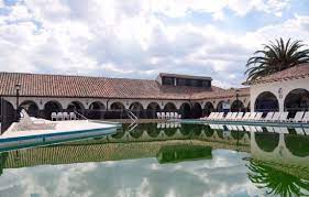 La oferta del hotel lanceros se complementa con los servicios ofrecidos en el hotel colonial y el club náutico (restaurante y muelle), que los huéspedes pueden disfrutar como valor agregado. Hotel Lanceros Colsubsidio Bewertungen Fotos Paipa Kolumbien Tripadvisor