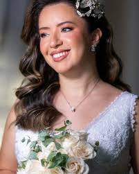 Imposible subir solo 3 fotos amamos acompañarte en este día tan especial  Kari✨✨estabas radiante✨