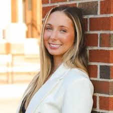 I am so excited to announce that I have accepted a position as a Marketing  Intern at D2 Branding for this summer!