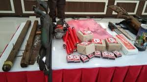 Mereka akan dibawa ke rutan. Polisi Sita Bom Rakitan Dan Senjata Milik Terduga Teroris Di Makassar Suara Sulsel