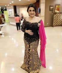 Trend model gaun kebaya pengantin muslim terbaru fashion terbaru semua ada disini. 8 Model Kebaya Untuk Tubuh Gemuk Terbaru Dan Terkeren