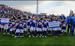 Pretende ser un apoyo para los que deseen fortalecer su fe y conocer más la iglesia católica. Escuela De Futbol Universidad Catolica Puente Alto Startseite Facebook
