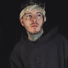 Mark Bison's Instagram, Twitter & Facebook