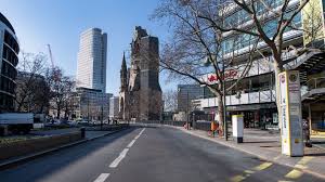 A lockdown is a restriction policy for people or community to stay where they are, usually due to specific risks to themselves or to others if they can move and interact freely. Harter Lockdown Umfassende Einschrankungen In Berlin Ab Mittwoch Rbb24