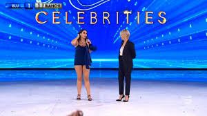 Domani, lunedì 2 marzo, sarà la comica francesca manzini a debuttare, per una settimana, con gerry scotti dietro al bancone del tg. La Voce Di Striscia La Notizia Non Ha Dubbi Ecco Chi Vincera Amici 19