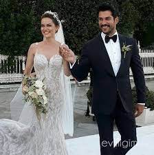 Check spelling or type a new query. Unluler Gelinlik Fahriye Evcen 4 Wedding Dress Cap Sleeves Wedding Dresses Wedding Dress Styles