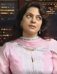 Juhi Chawla Broke Down Into Tears When She Was Asked About Her Brother In  The Middle Of An Interview