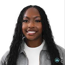 Feminine smile with custom veneers