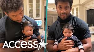 Mother, father, siblings (brother, sister), wife and children. Ciara Russell Wilson S Newborn Son Twins With Dad Youtube