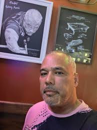 In Raleigh looking at myself lol. Hitting balls with a legend and friend:)