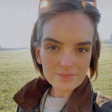 Dee Barnard (@deel28)