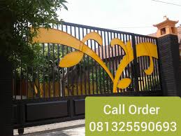 Seperti pagar minimalis di bawah ini, yang selain aman, juga punya nilai. Terpercaya Wa 081325590693 Produsen Pintu Pagar Teras Minimalis Di Pati Home Facebook