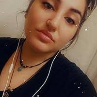 Amber Warden's Instagram, Twitter & Facebook