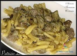 350 gr di pasta tipo rigatoni. Casarecce Salsiccia E Carciofi