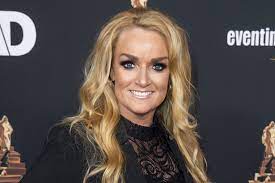 Изучайте релизы samantha steenwijk на discogs. The Masked Singer Is Deze Zangeres De Kameleon Superguide