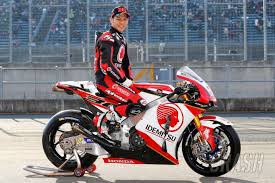 The pair took the wraps off the latest honda rc213v yesterday, revealing new graphics and branding from energy drink maker red bull, which has increased. Takaaki Nakagami Unveils 2018 Lcr Motogp Livery News Crash