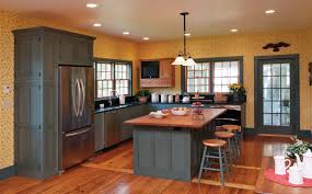 Whether you're replacing those that are already in your kitchen or you're restyling the kitchen totally, you need to consider a style that will look great and function well for a long time. Pin By Schlafzimmer Mobel On Beach House Kitchen Oak Kitchen Cabinets Kitchen Cabinet Design Best Kitchen Colors