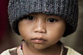 Les Regards Tristes Du Vietnam Ces Enfants Que Photographie D Enfants Enfant Portrait Enfant