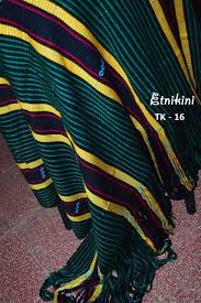 Tenun adalah kegiatan menenun kain dari helaian benang pakan dan benang lungsin yang sebelumnya diikat dan dicelupkan ke dalam zat pewarna alami. Etnikini Kain Tenun Ikat Dari Timor Tengah Selatan Ntt Gb 1 Dari 2 Kode Tk 16 Karakter Bahan Sangat Nyaman Di Kulit Jatuhnya Lemas Lembut Sejuk Adem Agak Tebal Ukuran