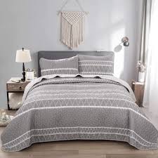 More to consider from our brands. Amazon Com Grey Quilt Set Twin Triangle Striped Pattern Printed Bedspread Coverlet For All Season 2 Pieces 1 Quilt 1 Pillowcase Soft Microfiber Bedding Quilt Set 68x86 Inches Kitchen Dining
