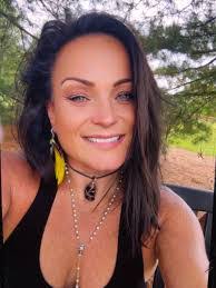 Randi Palmer's Instagram, Twitter & Facebook