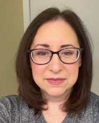 Hilary Davis's Instagram, Twitter & Facebook