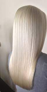This Is How I Like My Hair Healthy Looking With A Thick Weight Line That Is Evenly Straight Across Light Ash Blonde Hair Hair Styles Ash Blonde Hair Colour