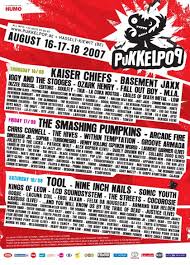 It is held between a dual carriageway in a large enclosure of fields and woodland in the small village of kiewit. Pukkelpop 2007 Pukkelpop 2018