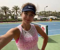 These photos are towards the end of the match and the difference in body language of both players is obvious. Elina Svitolina Elisvitolina Instagram Photos And Videos