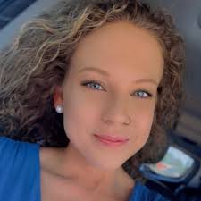 Shelly Kidder's Instagram, Twitter & Facebook