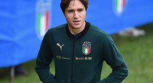 Enrico chiesa)؛ (جنوى، 29 ديسمبر 1970)، لاعب كرة قدم إيطالي. Ø§Ù†ØªØ±Ù…ÙŠÙ„Ø§Ù† ÙŠØ¹Ù„Ù† Ø¹Ù† Ø±ØºØ¨ØªÙ‡ Ø¨Ø§Ù„ØªØ¹Ø§Ù‚Ø¯ Ù…Ø¹ Ù†Ø¬Ù… Ø§Ù„ÙÙŠÙˆÙ„Ø§ ÙÙŠØ¯Ø±ÙŠÙƒÙˆ ÙƒÙŠÙŠØ²Ø§ Ø§Ù„Ø±ÙŠØ§Ø¶ÙŠ Ù†Øª
