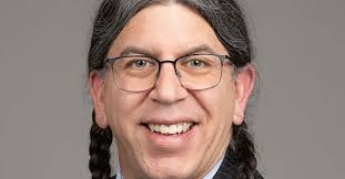 Shoreline Mayor Chris Roberts running for King County Assessor