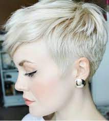 Les coupes de cheveux les plus tendance du printemps ete 2019 nerds. Coupe De Cheveux Court Femme
